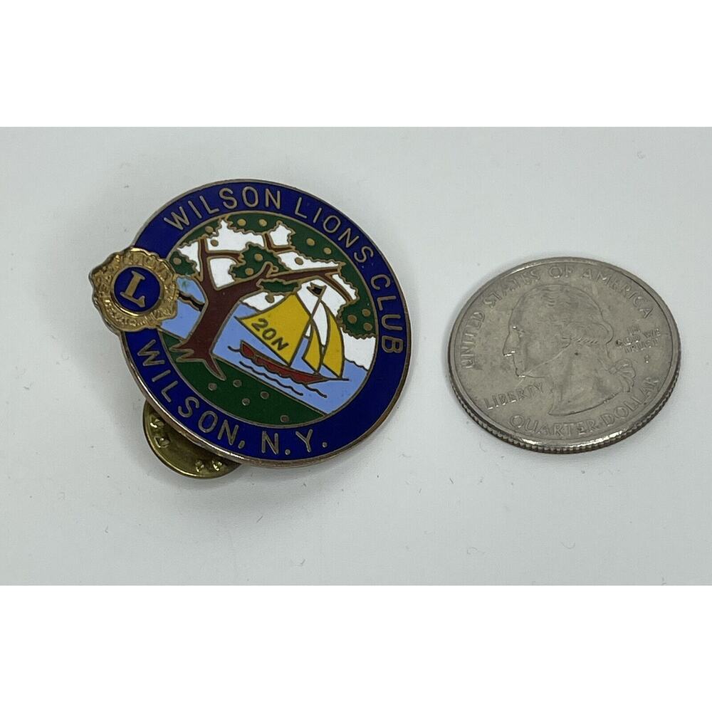Wilson Lions Club Lapel Pin 20N Wilson NY 1-3/4"